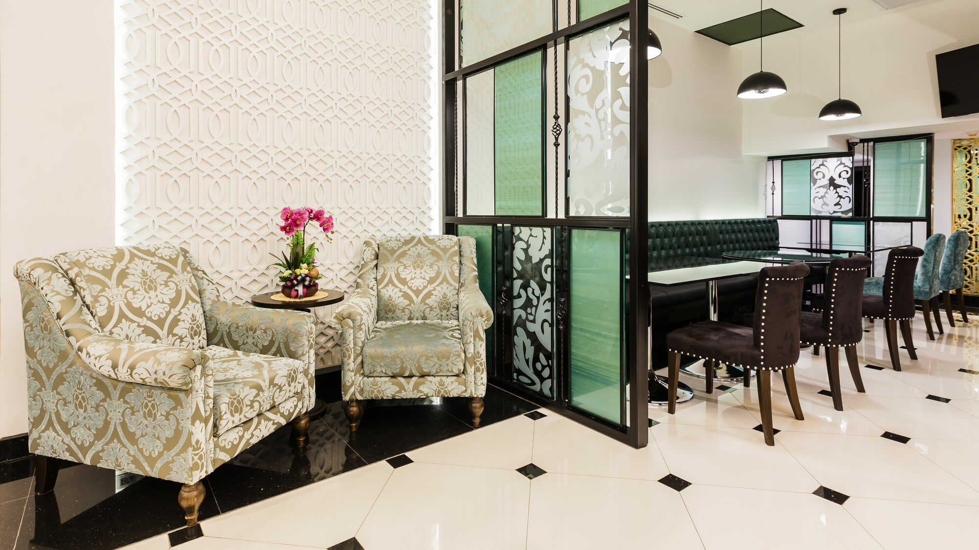 The Fah Silom Hotel Banguecoque Exterior foto