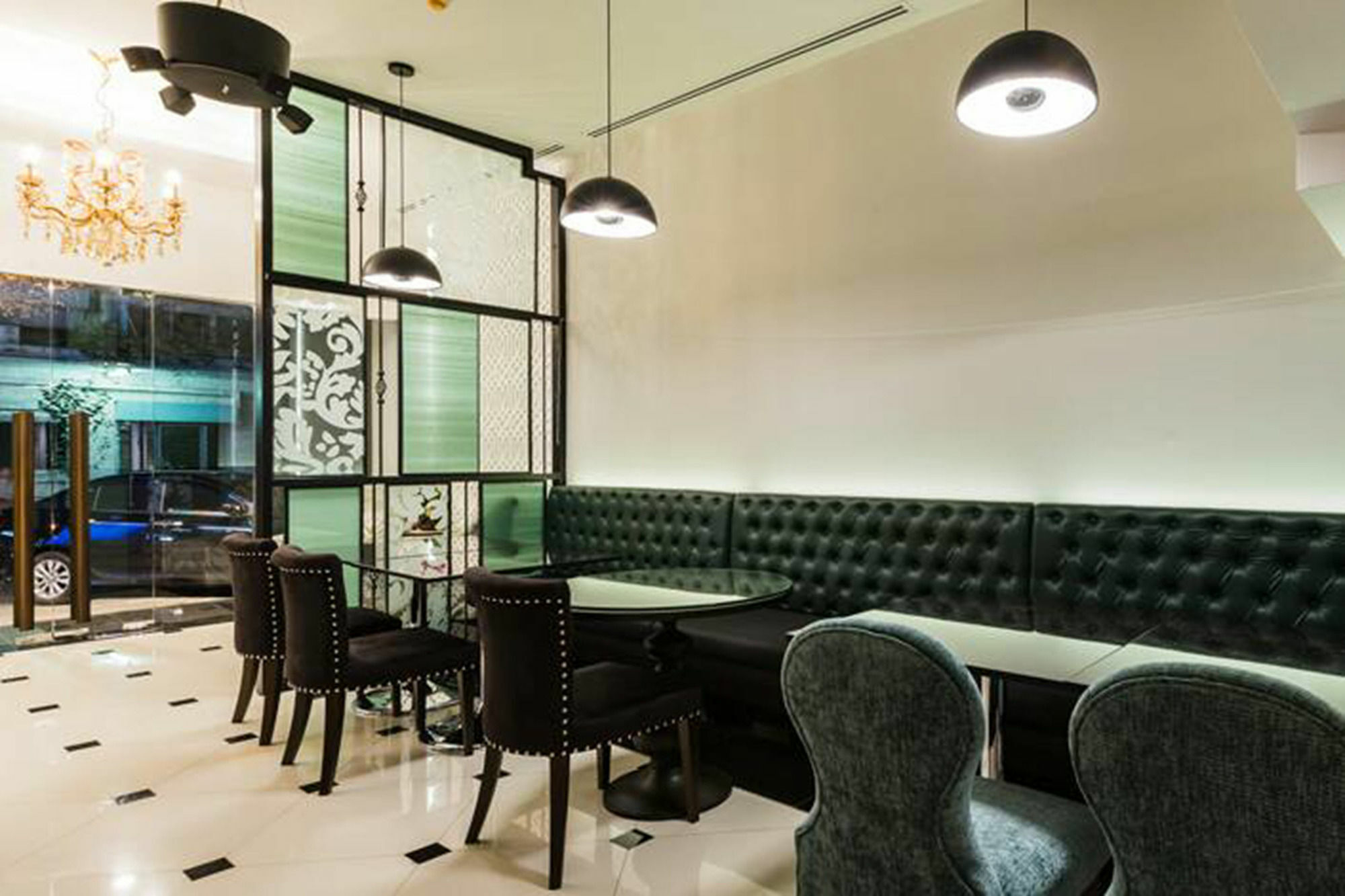 The Fah Silom Hotel Banguecoque Exterior foto