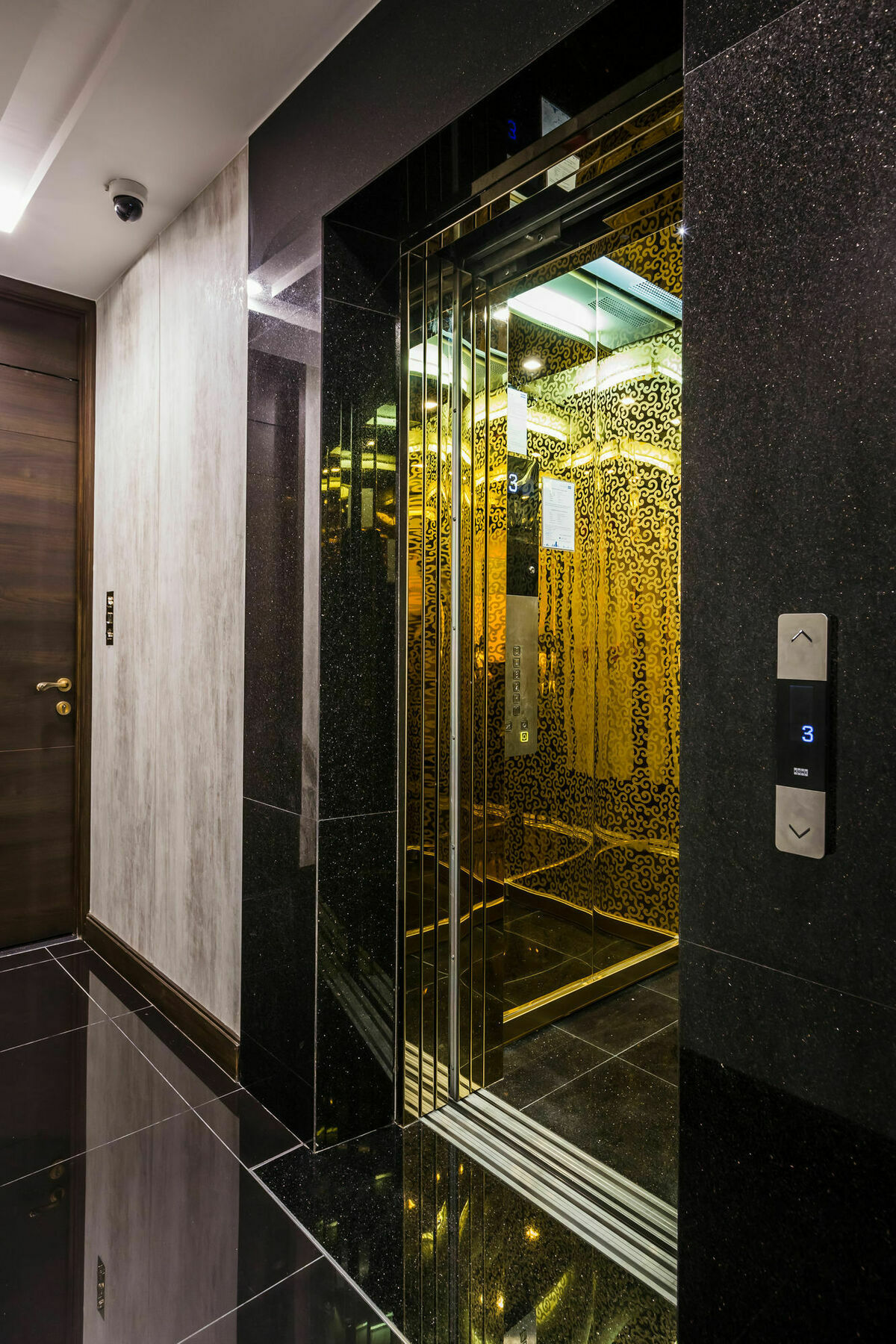 The Fah Silom Hotel Banguecoque Exterior foto